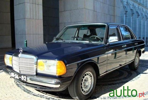 1977' Mercedes-Benz 300 D photo #2