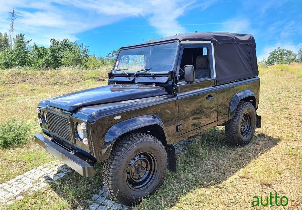 2004' Land Rover Defender 90 Sw 2.5 Td5 E photo #5