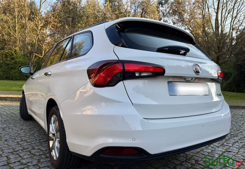 2020' Fiat Tipo Station Wagon photo #4