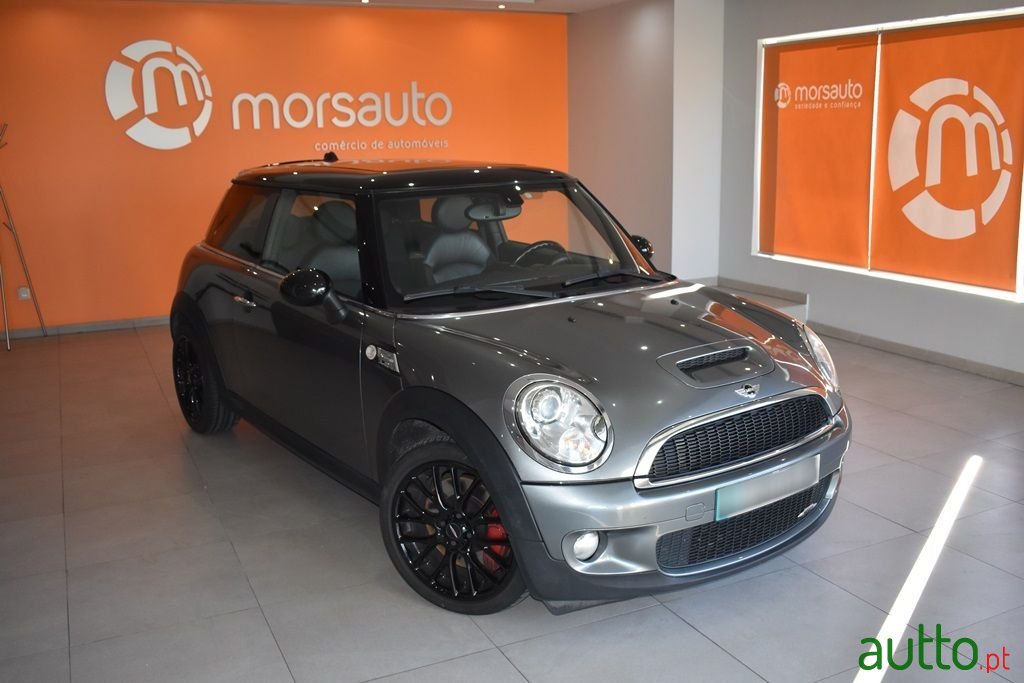 2010' MINI John Cooper Works photo #1