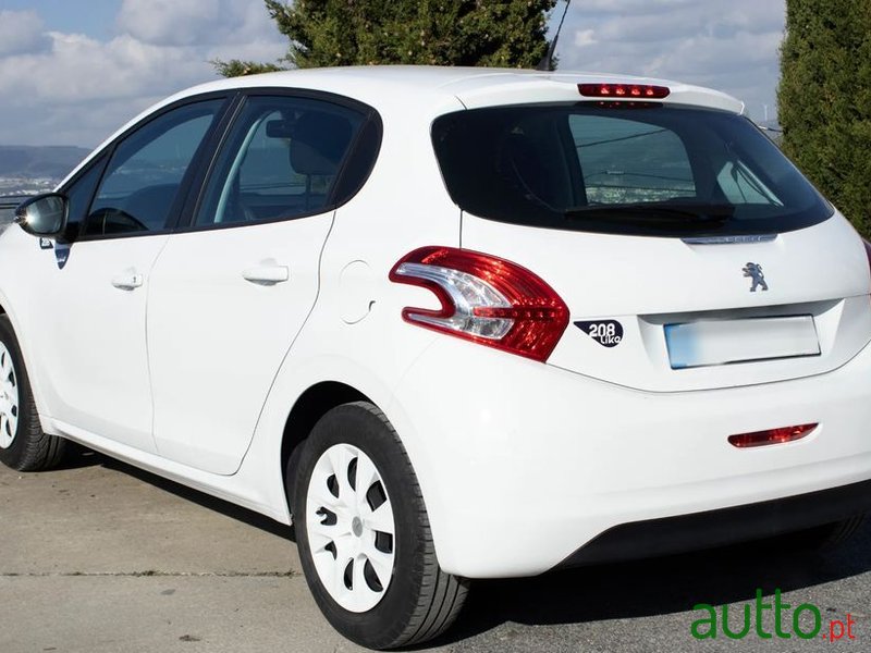 2015' Peugeot 208 photo #1
