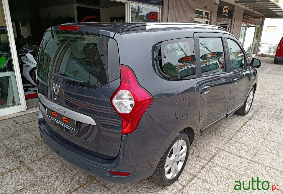 2015' Dacia Lodgy photo #4