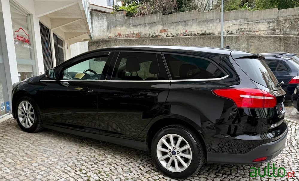 2015' Ford Focus Sw photo #6