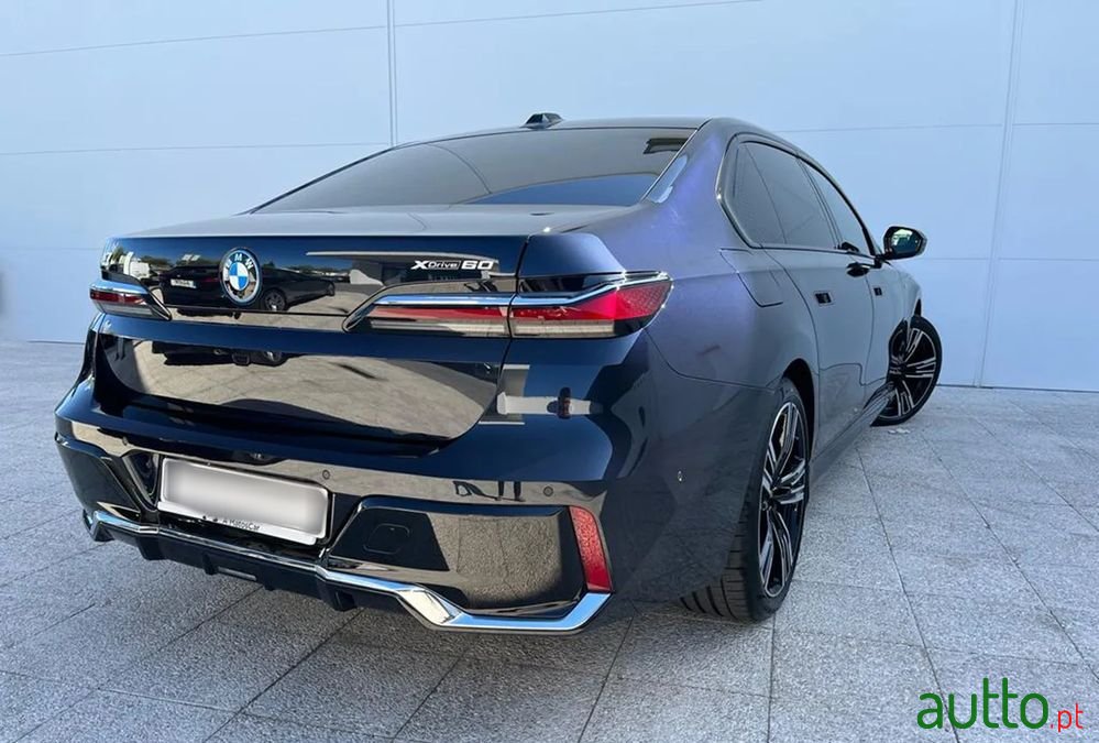 2023' BMW i7 Xdrive60 Pack M photo #6