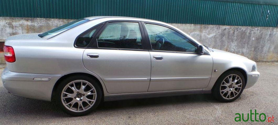 2004' Volvo S40 1900 Td Spor 120 Cv photo #2