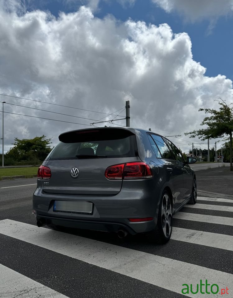 2010' Volkswagen Golf 2.0 Gti photo #6