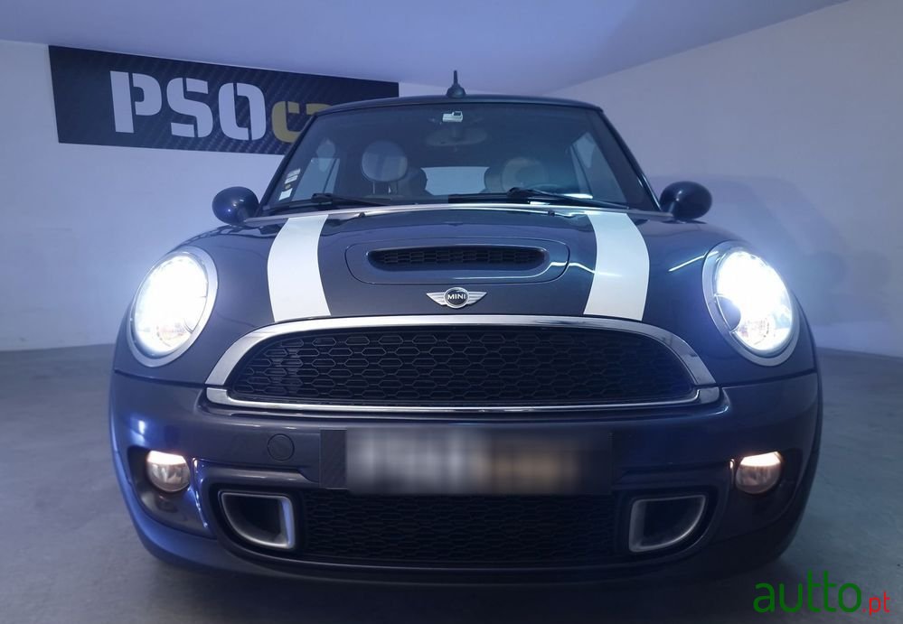 2012' MINI Cooper 3 Portas photo #2