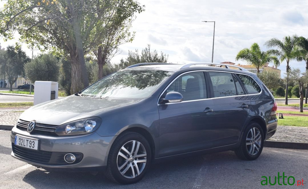 2011' Volkswagen Golf Variant photo #3