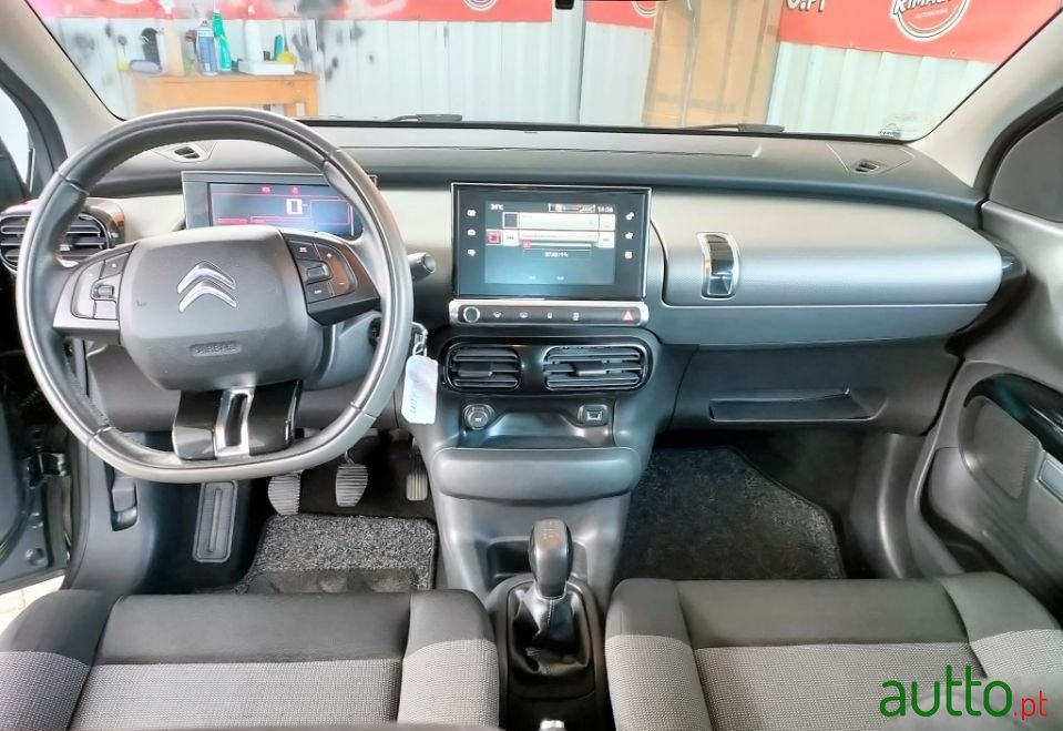 2015' Citroen C4 Cactus photo #6