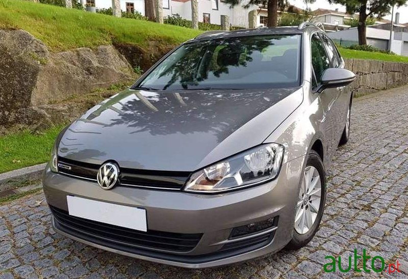 2015' Volkswagen Golf Bluemotion photo #2