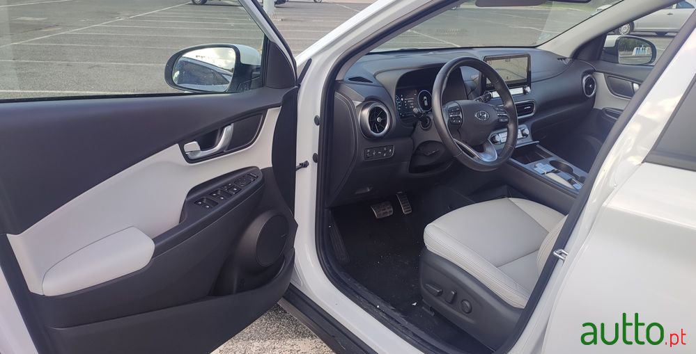 2022' Hyundai Kauai photo #5