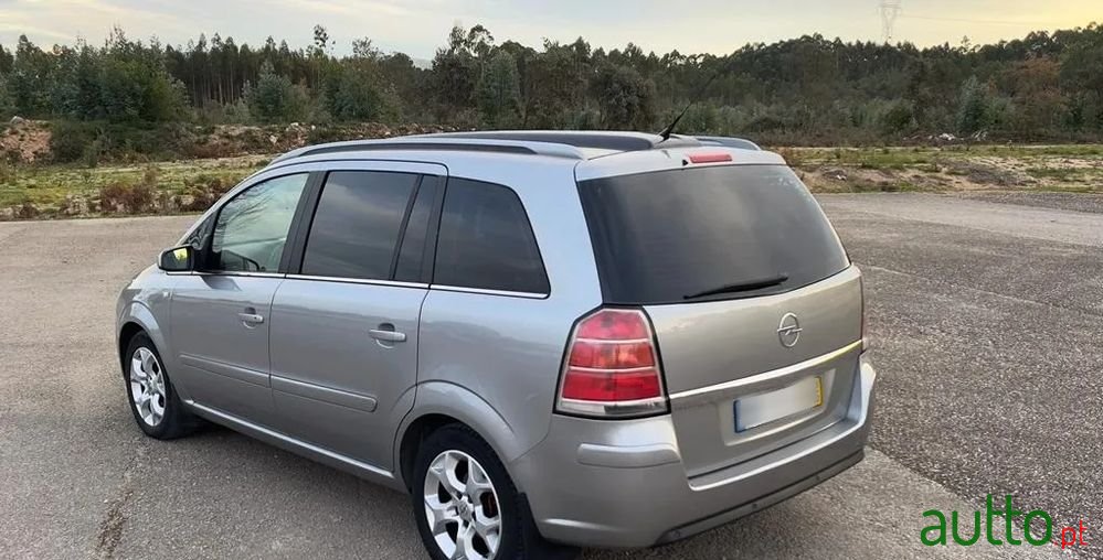 2006' Opel Zafira photo #2
