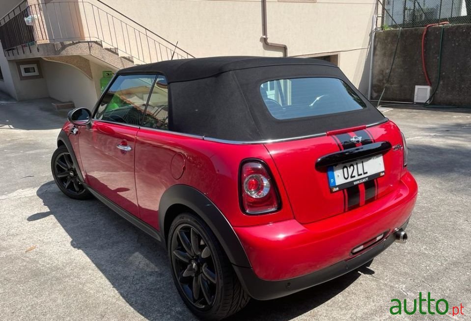 2011' MINI Cabrio photo #6