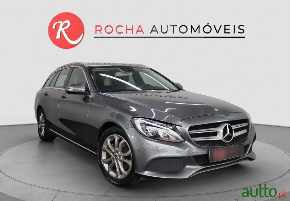 2015' Mercedes-Benz Classe C photo #3