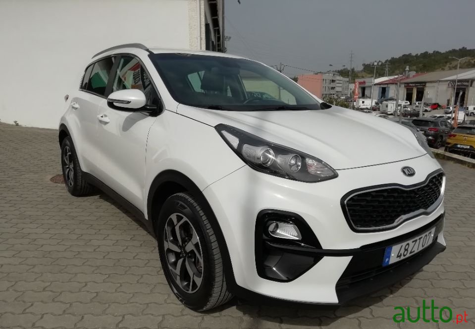 2020' Kia Sportage photo #3