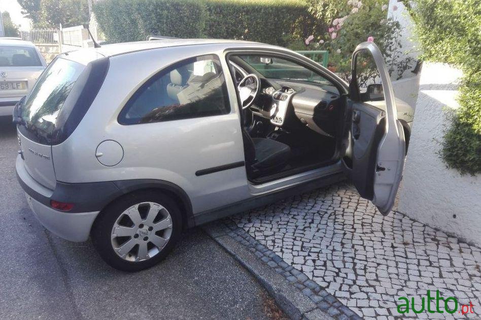 2002' Opel Corsa photo #3
