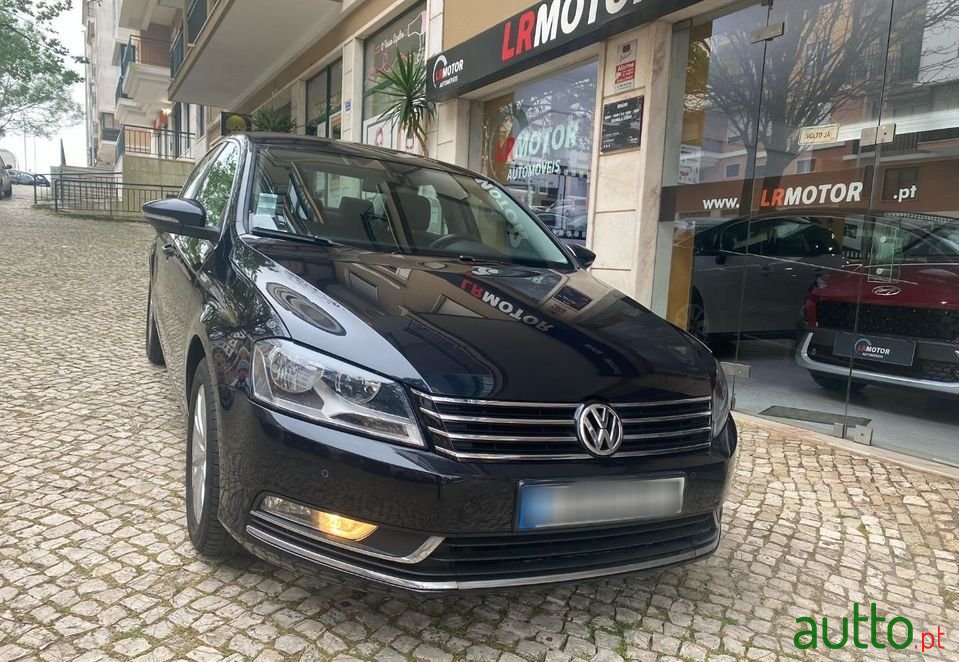 2013' Volkswagen Passat photo #2