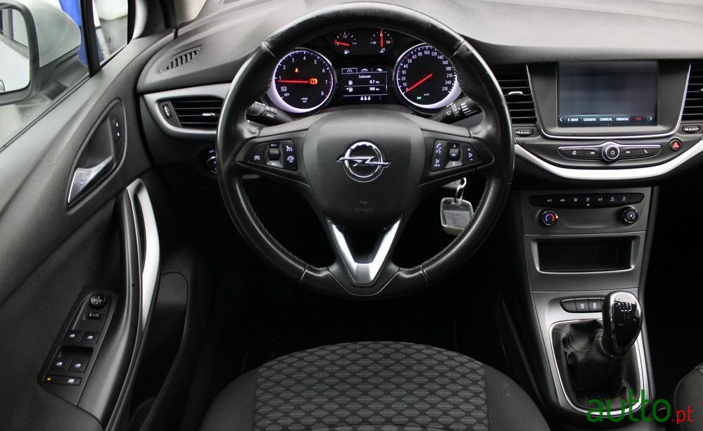 2019' Opel Astra 1.0 Edition S/S photo #6