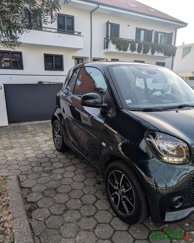 2020' Smart Fortwo Eq Passion photo #3