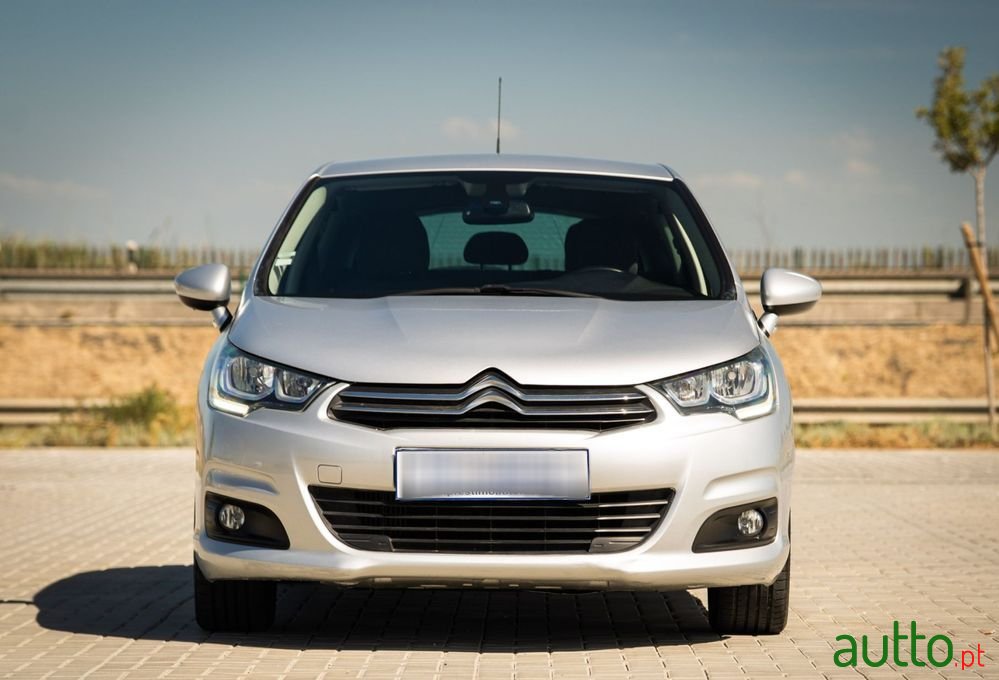 2015' Citroen C4 1.2 Puretech Feel photo #2