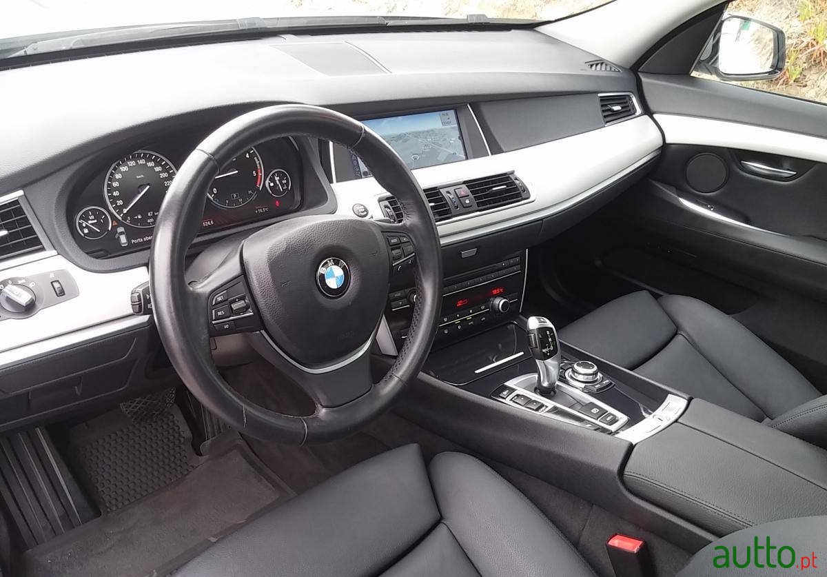 2010' BMW 530 Gran Turismo photo #3