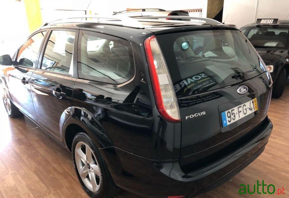 2008' Ford FocusSw photo #2