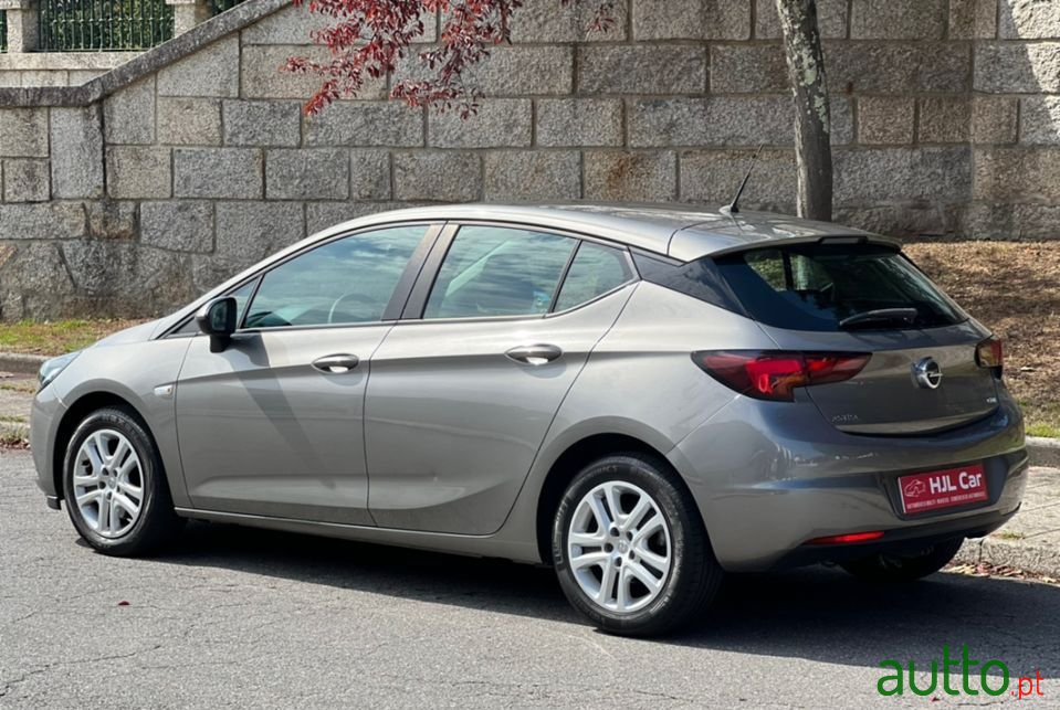 2016' Opel Astra photo #4