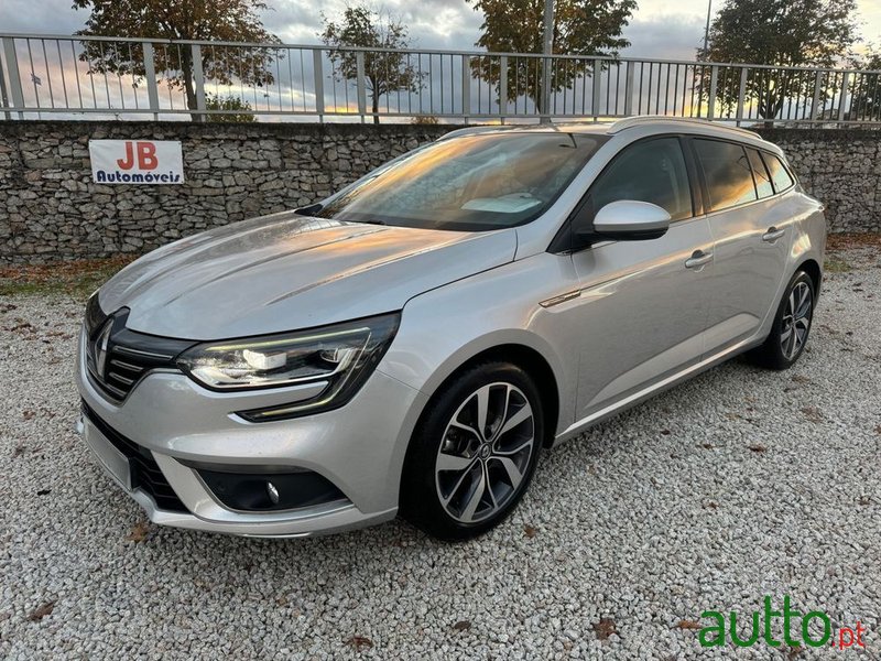 2018' Renault Megane Sport Tourer photo #1