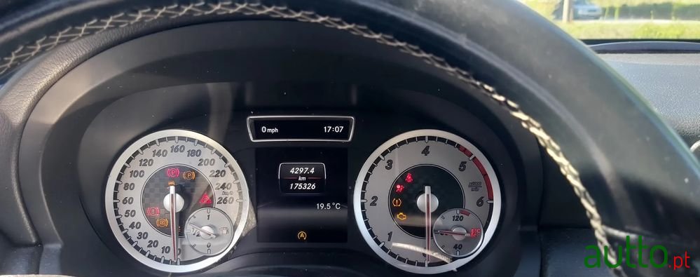 2015' Mercedes-Benz A 180 photo #3