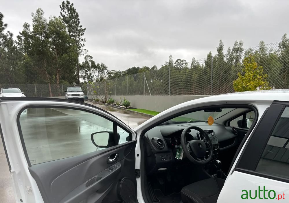 2017' Renault Clio photo #2