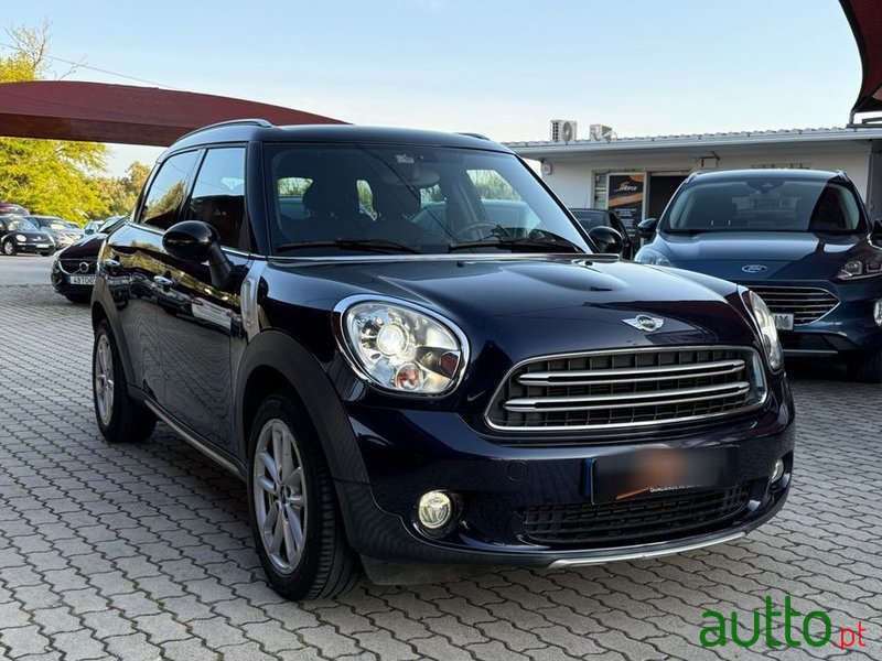 2016' MINI Countryman Cooper D photo #2