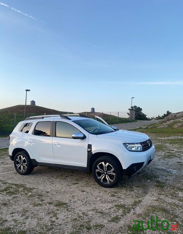 2022' Dacia Duster 1.5 Blue Dci Prestige photo #2