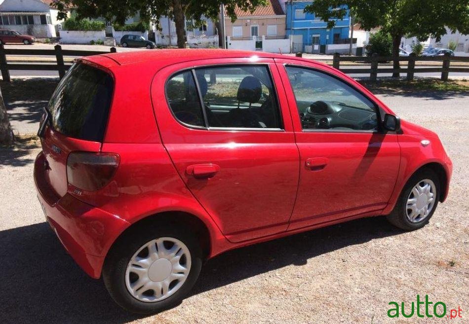 2000' Toyota Yaris 1.0 Vvt.I Ac photo #2