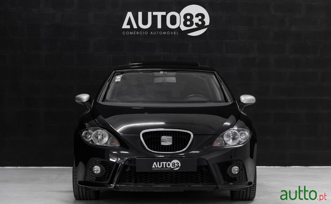 2008' SEAT Leon photo #2