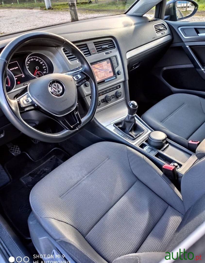 2017' Volkswagen photo #3