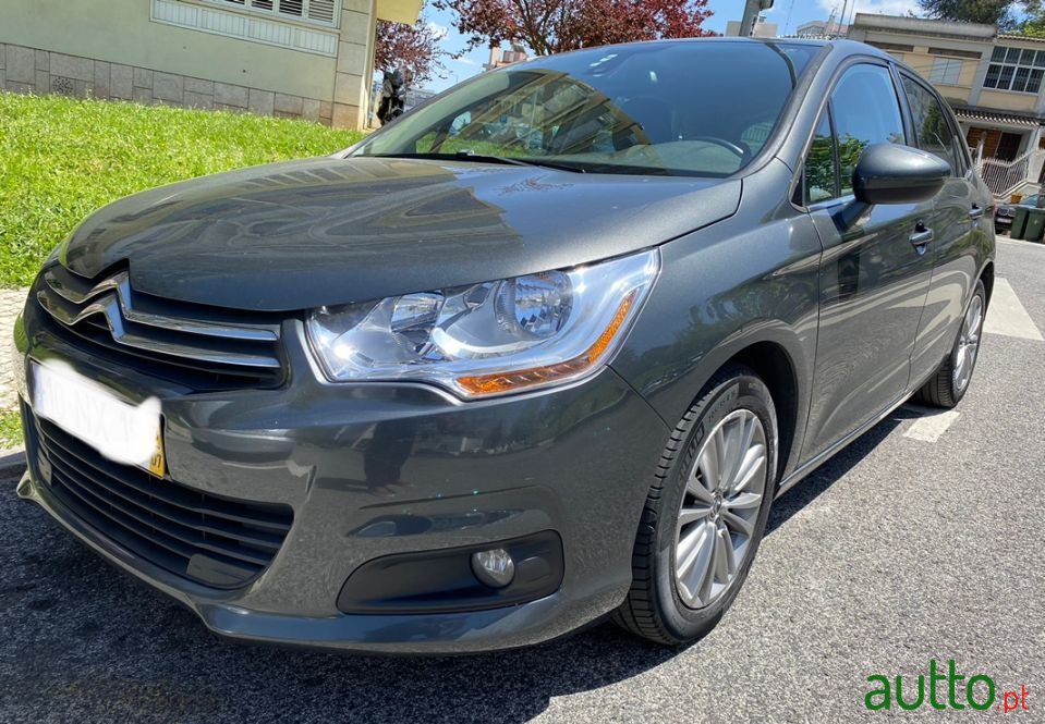 2013' Citroen C4 photo #1