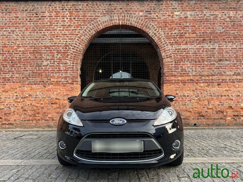 2010' Ford Fiesta photo #3