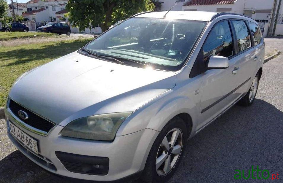 2005' Ford Focus Sw photo #2