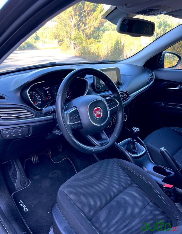 2018' Fiat Tipo Station Wagon photo #4