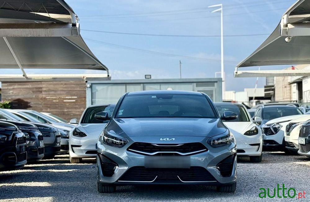 2022' Kia Proceed Gt Line photo #3