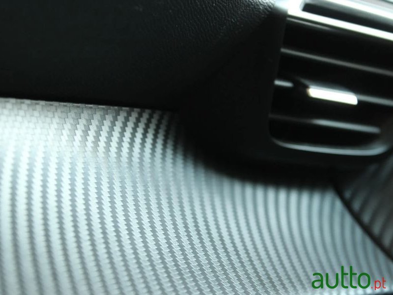 2020' Peugeot 208 photo #5