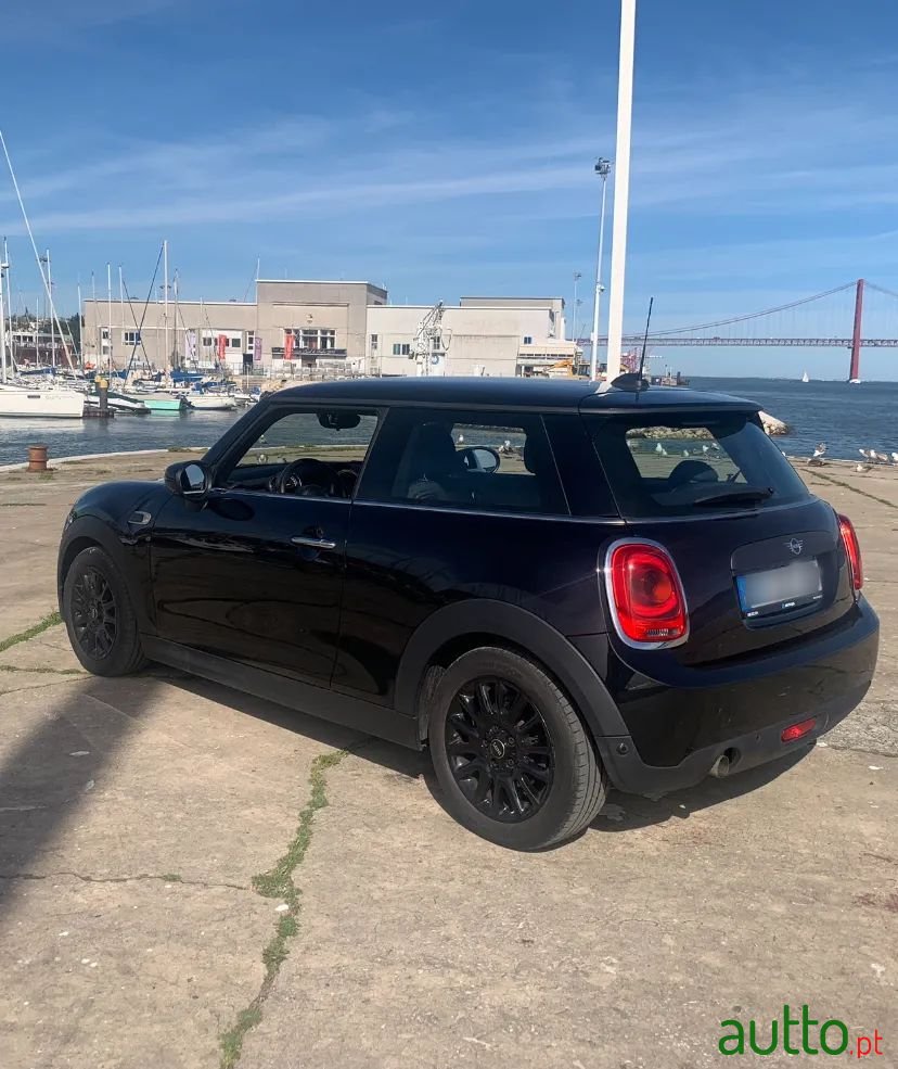 2020' MINI One Aut. photo #4