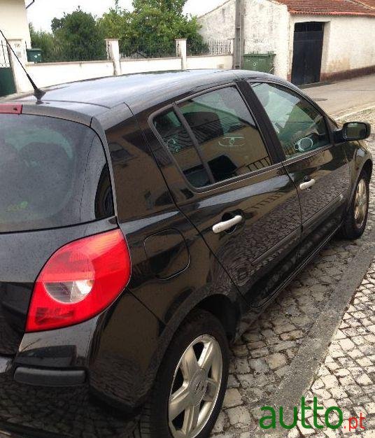 2008' Renault Clio Dynamic S photo #1