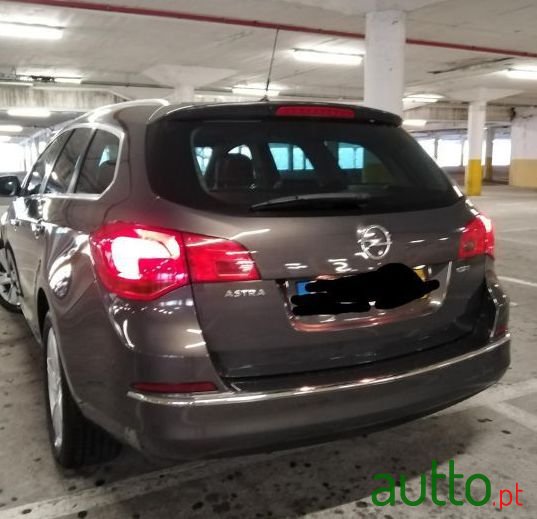 2014' Opel Astra Sports Tourer photo #3