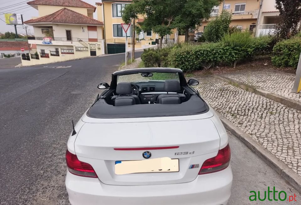 2009' BMW 123 photo #5