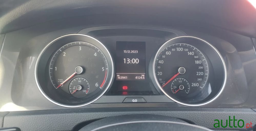 2017' Volkswagen Golf photo #4