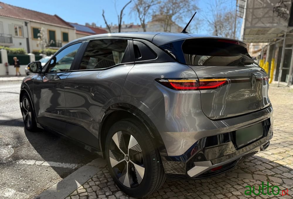 2023' Renault Megane E-Tech photo #3