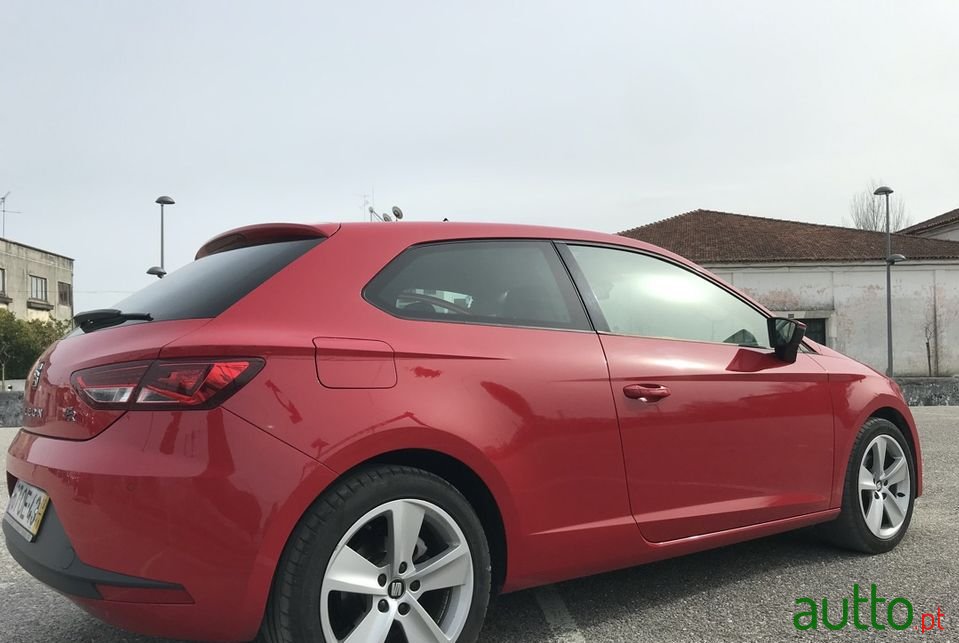 2013' SEAT Leon photo #5