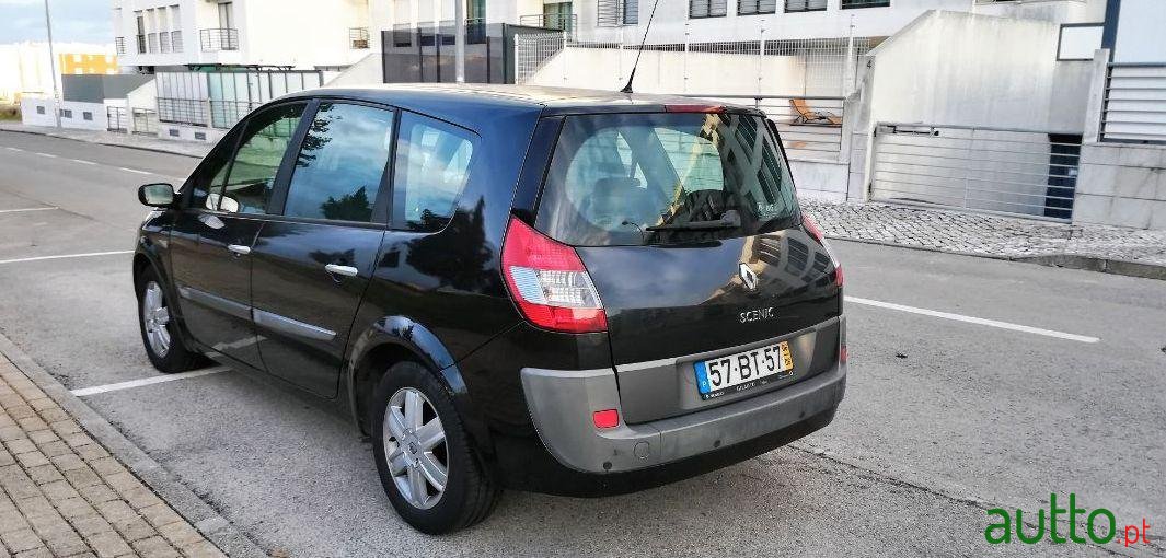 2006' Renault Grand Scenic photo #2