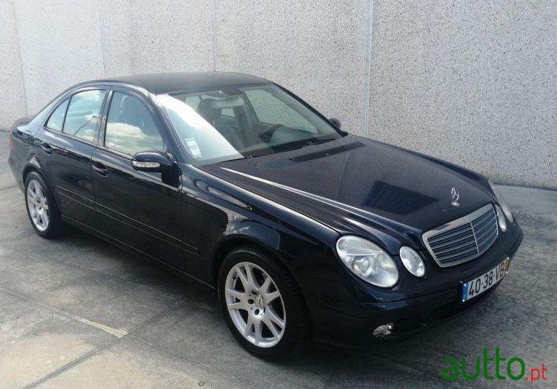 2003' Mercedes-Benz E-200 photo #1